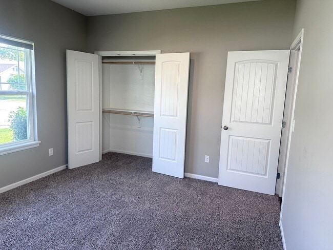 Building Photo - 2 Bed | 2 Bath | 1 Car Garage; Single Level Attached Villa in Blue Springs