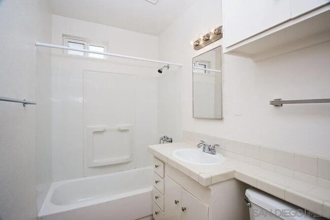 Building Photo - 4515 Wilson Ave