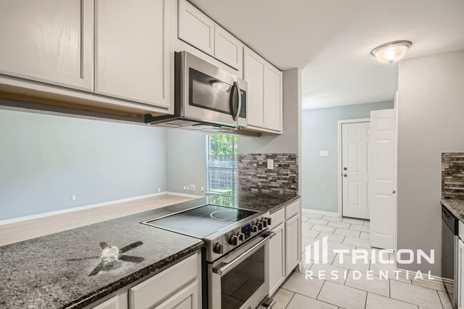 Building Photo - 7232 Harwick Ln