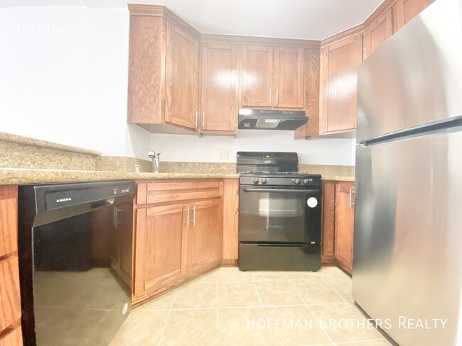 Building Photo - 10208 Independence Ave