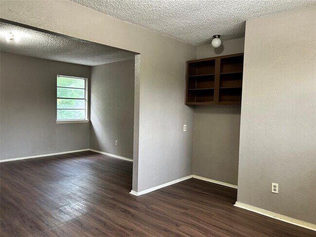 Building Photo - 23122 Dew Wood Ln