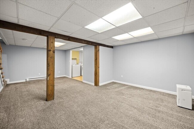 Building Photo - 9 Village Way