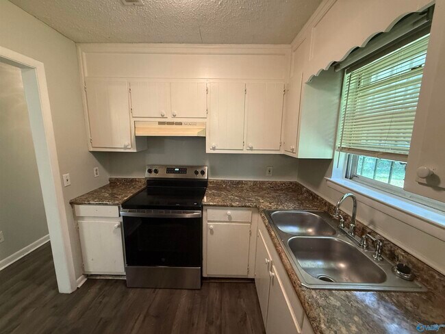 Building Photo - 5020 Ortega Cir NW