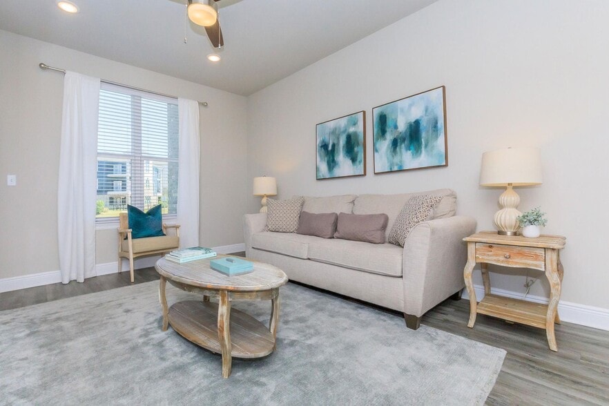 Building Photo - Windsor at Manhattan