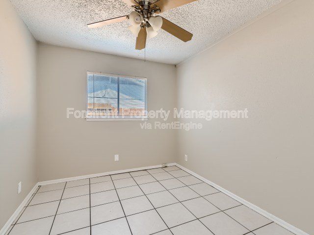 Building Photo - 7422 Stonehouse Dr