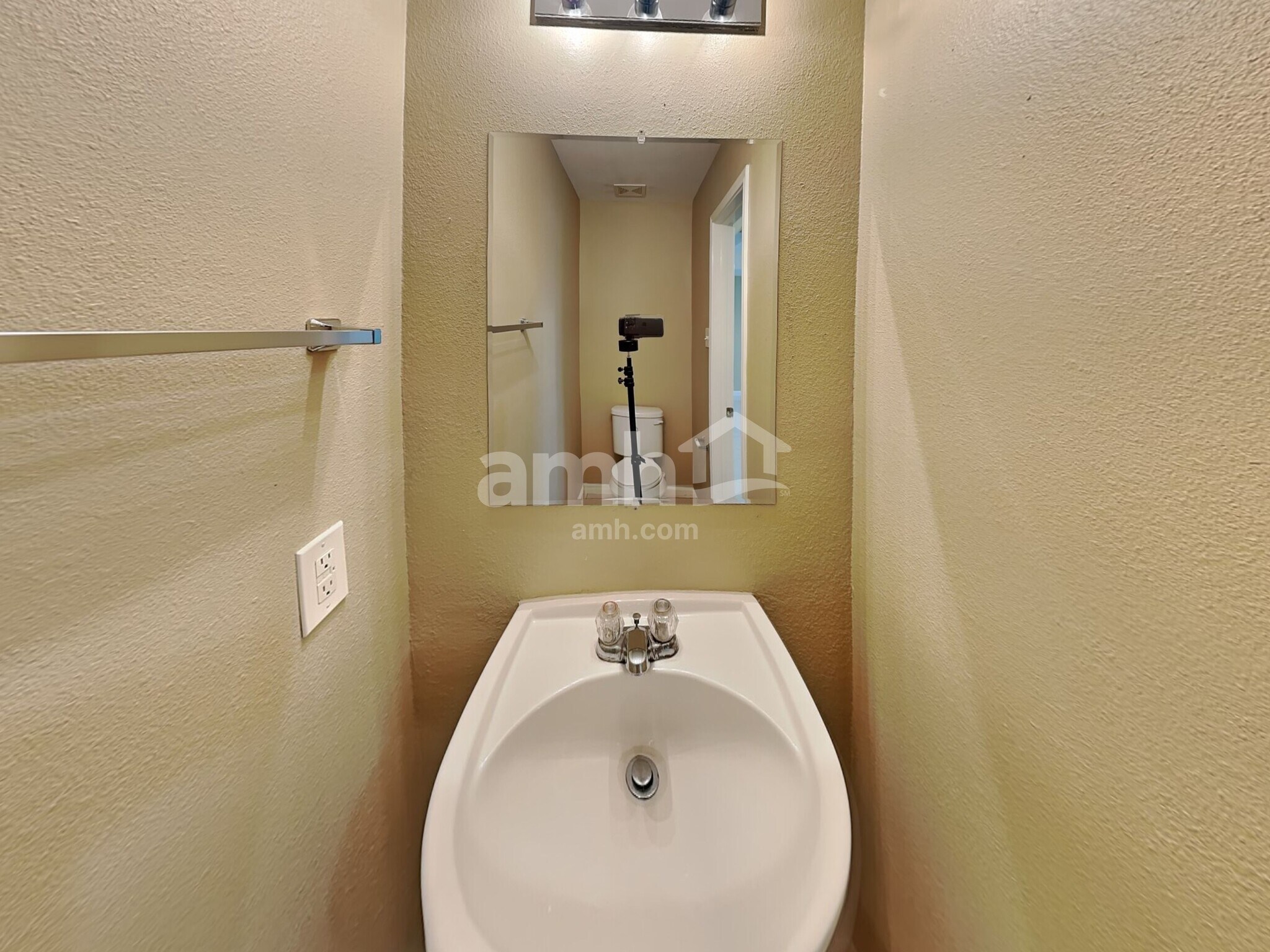 Building Photo - 8915 Chisholm Wood Ln