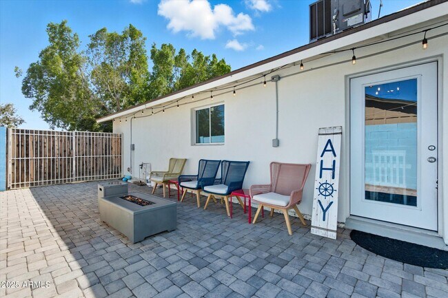 Building Photo - 2530 N 68th Pl