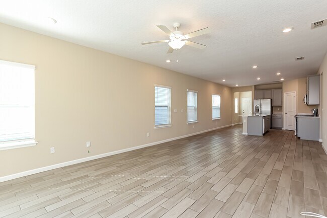 Building Photo - 2180 Sequoia Ct