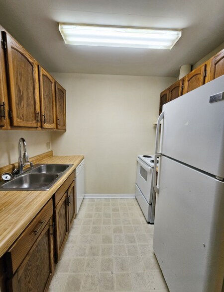 Building Photo - 1421 Bogart St