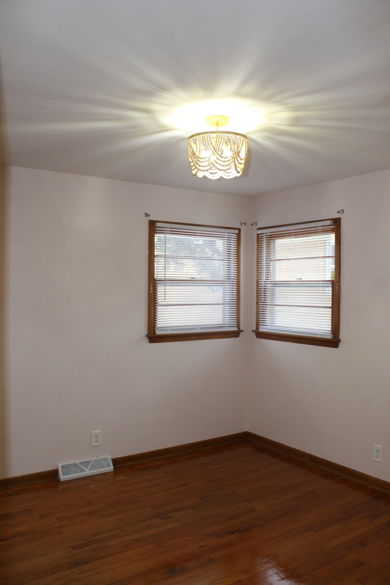 Building Photo - 3908 Pleasant Valley Blvd