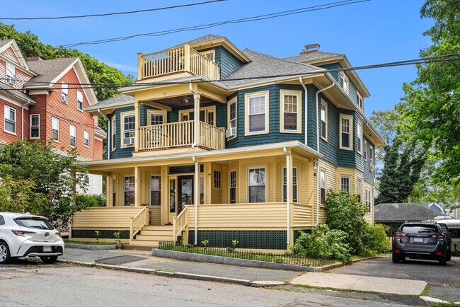 Primary Photo - 7 Pierce Ave
