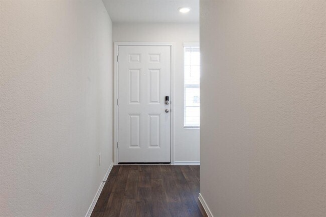 Building Photo - 128 Granary Dr