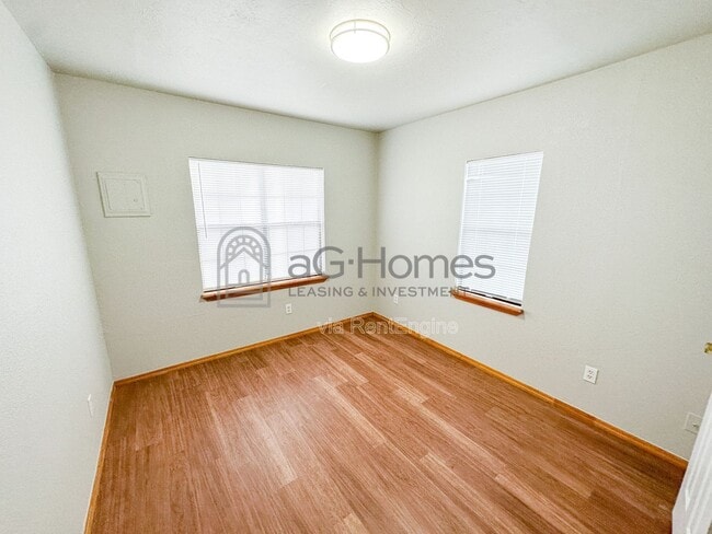 Building Photo - 2212 Doris Ave