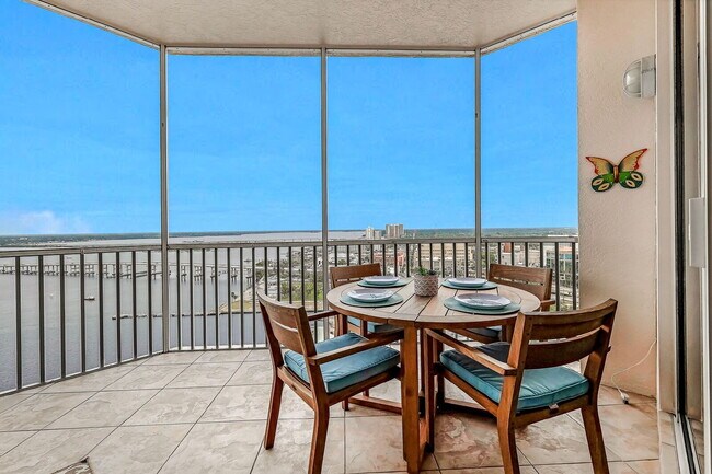 Building Photo - Stunning High-Rise Condo with Gulf Views –...