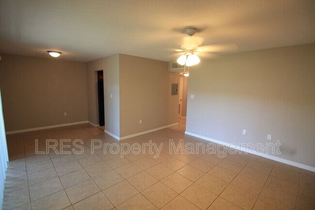 Building Photo - 4723 S Texas Ave