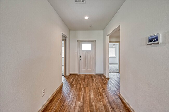 Building Photo - 815 Dahlia Petal Dr
