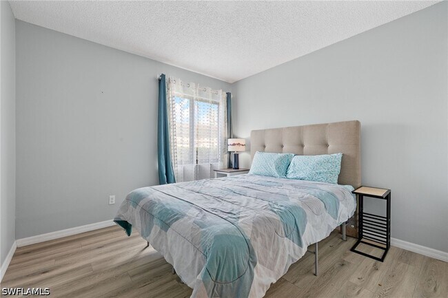 Building Photo - 3625 Boca Ciega Dr