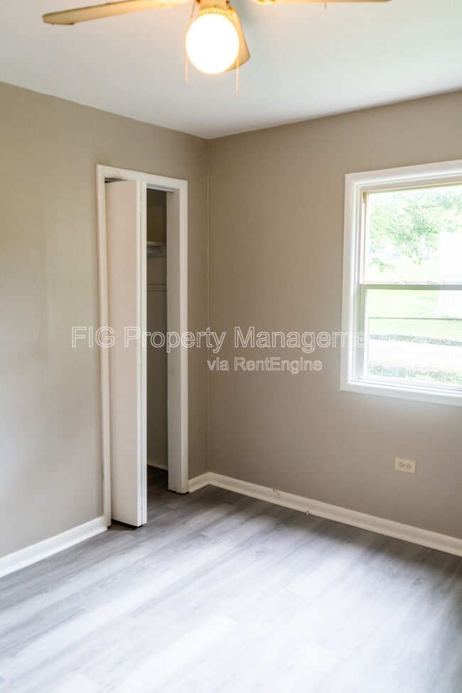 Building Photo - 11244 Yarnell Rd