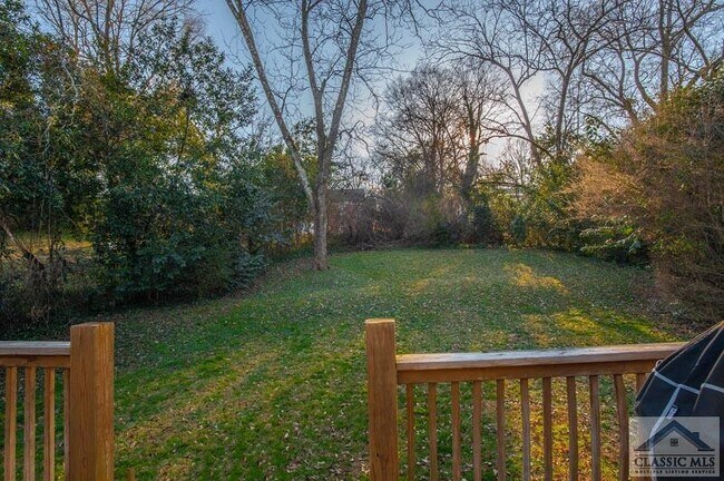 Building Photo - 129 Westover Dr