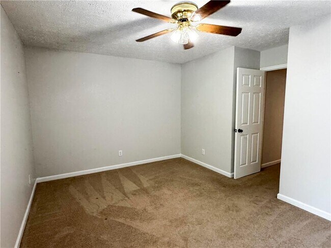 Building Photo - 3331 Serenade Ct
