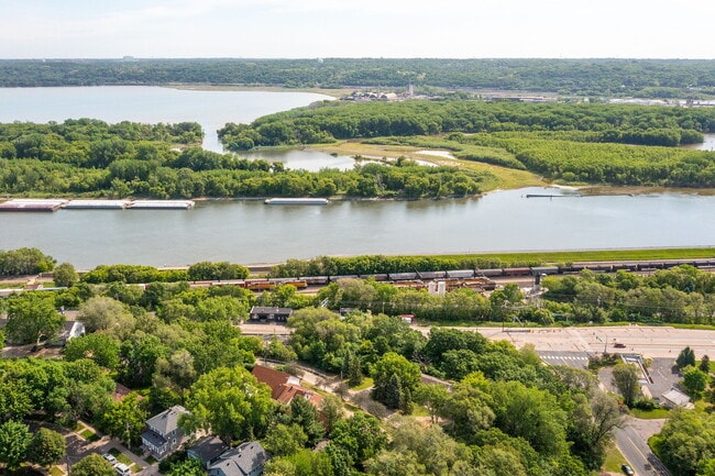 Primary Photo - 138 Dwane St