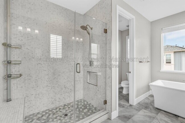 Building Photo - 240 Bungalow Dr