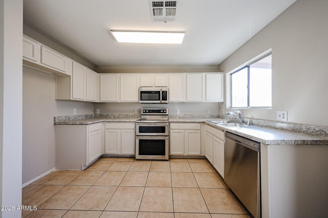 Building Photo - 8517 W College Dr