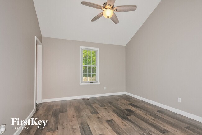 Building Photo - 202 Barrington Dr