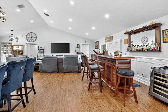 Building Photo - 9505 Majestic Way