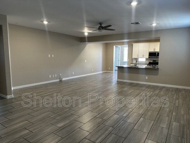 Building Photo - 16562 W Charlotte Dr