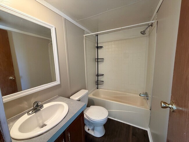 Building Photo - 941 N Bucks Pocket Rd SE