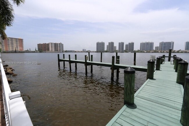 Building Photo - 17800 N Bay Rd