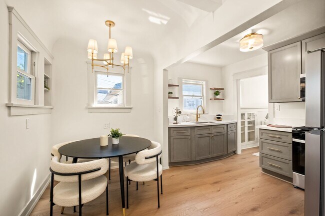 Building Photo - 4419–4423 Mississippi St — fully renovated with designer finishes throughout!