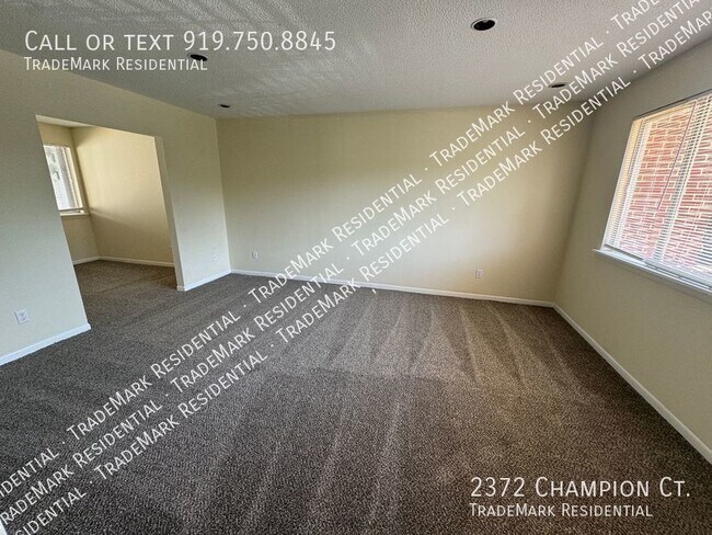 Building Photo - 2372 Champion Ct