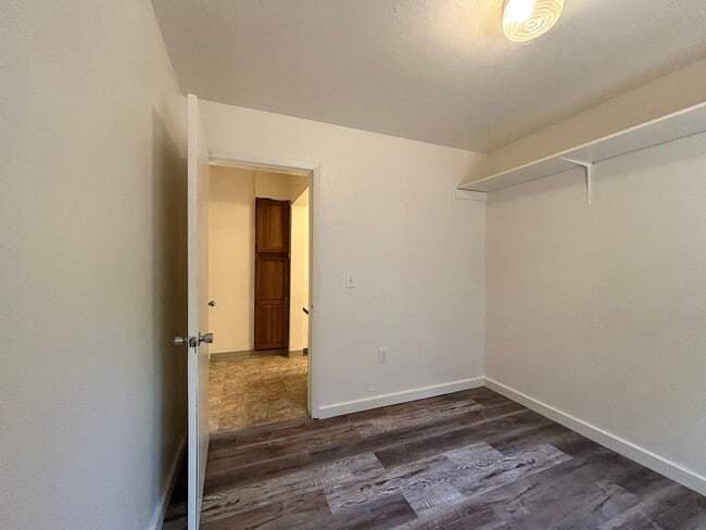 Building Photo - Serene 2 Bed, 1 Bath Home