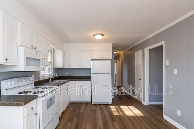 Building Photo - 303 W Horton St