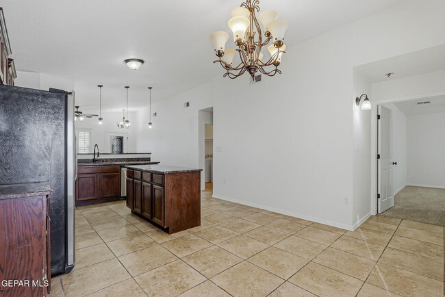 Building Photo - 14350 S Cave Ave