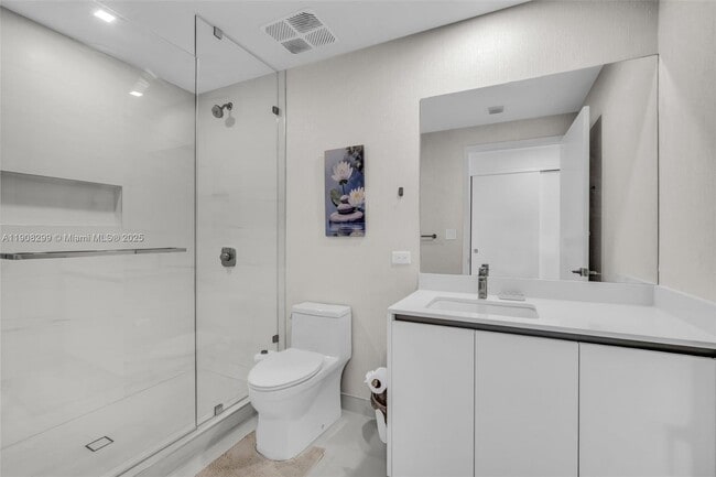 Building Photo - 900 N Ocean Blvd