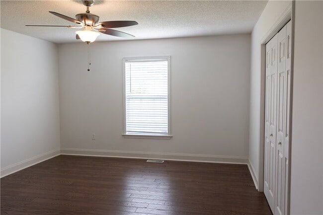 Building Photo - 439 Chetola Rd