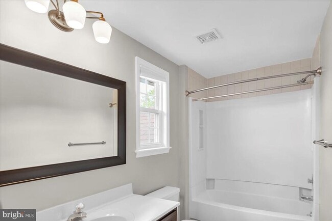 Building Photo - 518 Demoss Ct