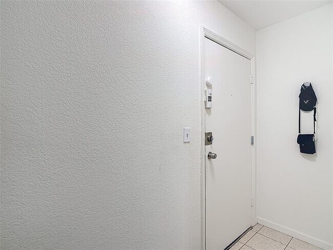 Building Photo - 12290 NE 11th Ct