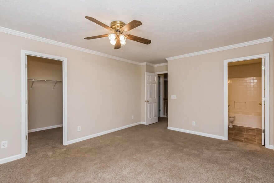 Building Photo - 2355 Lexington Ln