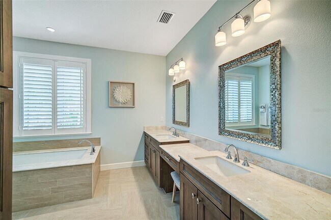 Building Photo - 830 Tarawitt Dr