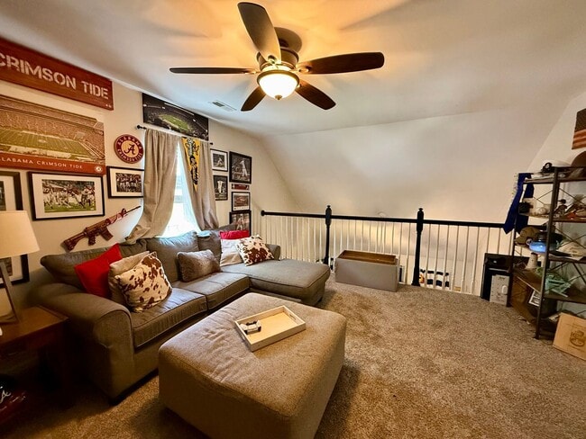 Building Photo - 4-bedroom, 2.5-bath home on a cul-de-sac street!