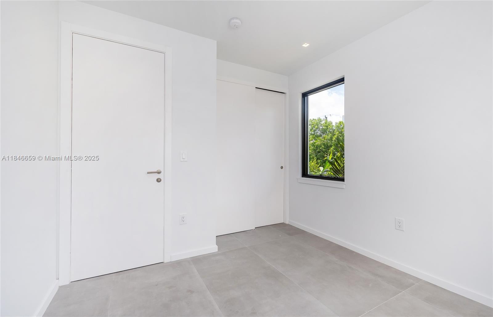 Building Photo - 3270 Bird Ave