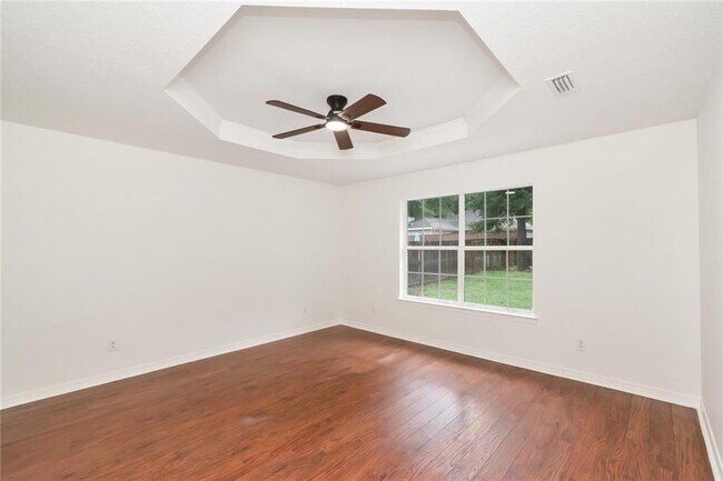 Building Photo - 1117 Pinemont Dr