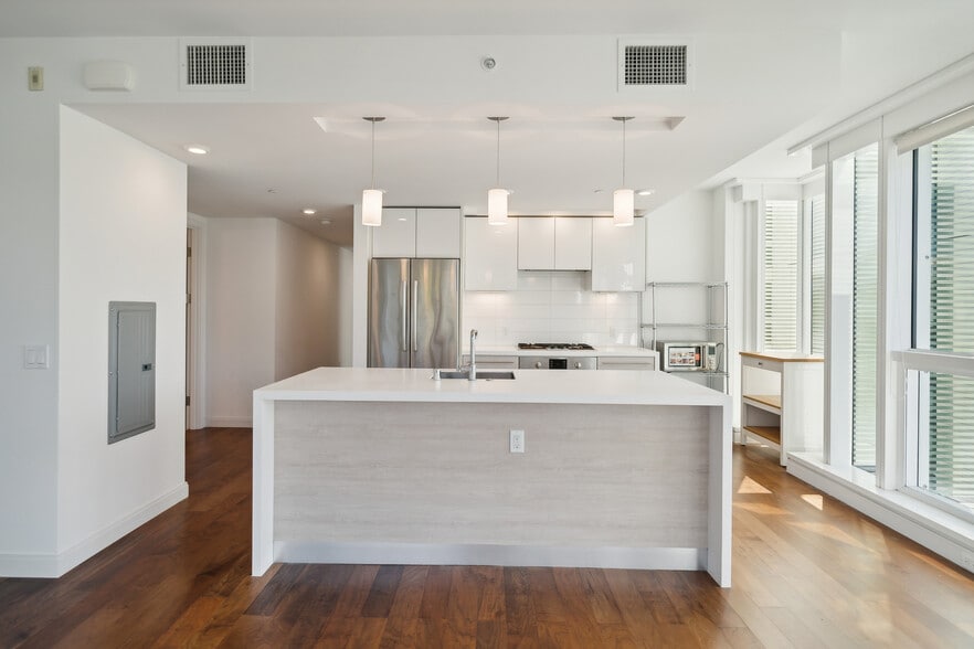 Building Photo - 555 Fulton St