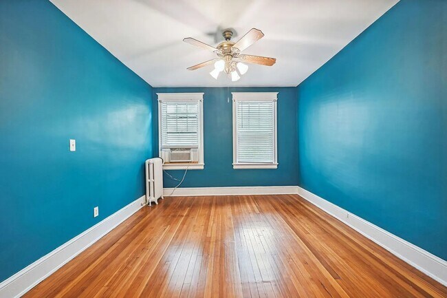 Building Photo - 310 Taylor St NW