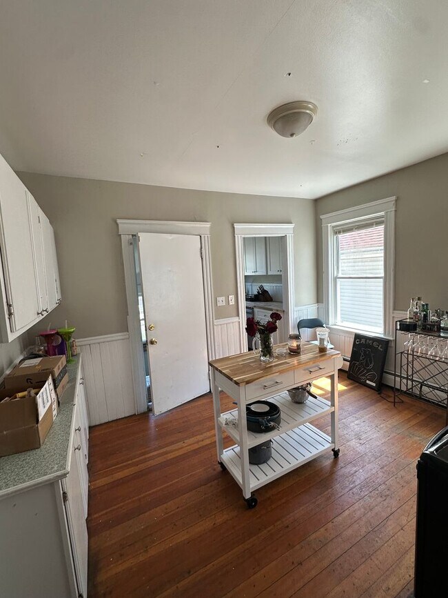 Building Photo - 37-39 Pembroke Ave  - Unit #3