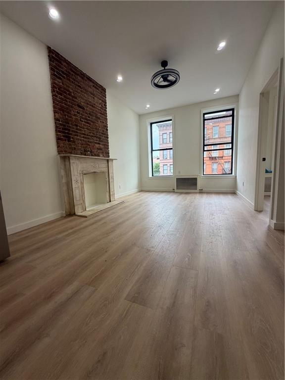 Building Photo - 387 7th Ave